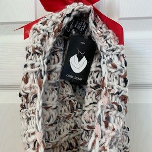 NWT Cejon Cowl Scarf